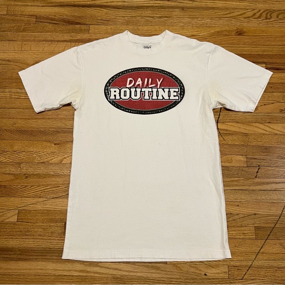 Vintage‎ Shaka Wear ‘Daily Routine’ T-Shirt - Size Large - Picture 1 of 4